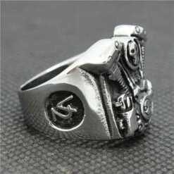 Fuzion Biker Ring(Fuzion) -Crewskull fuzion biker ring 733