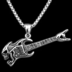 Guitar Skull Necklace "Motörhead"(Guitar Skull Necklace Motoerhead)