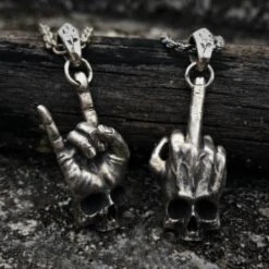 Skull Hand Necklace "Middle Finger"(Skull Hand Necklace Middle Finger) -Crewskull skull hand necklace middle finger 754