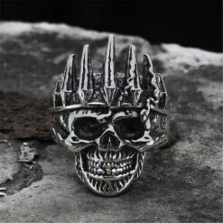 Skull With Crown Ring(Skull With Crown Ring) -Crewskull skull with crown ring 404